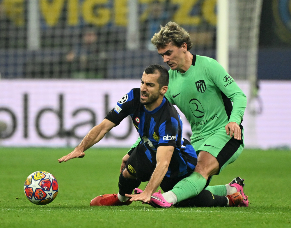 球迷中引发 球迷中引发