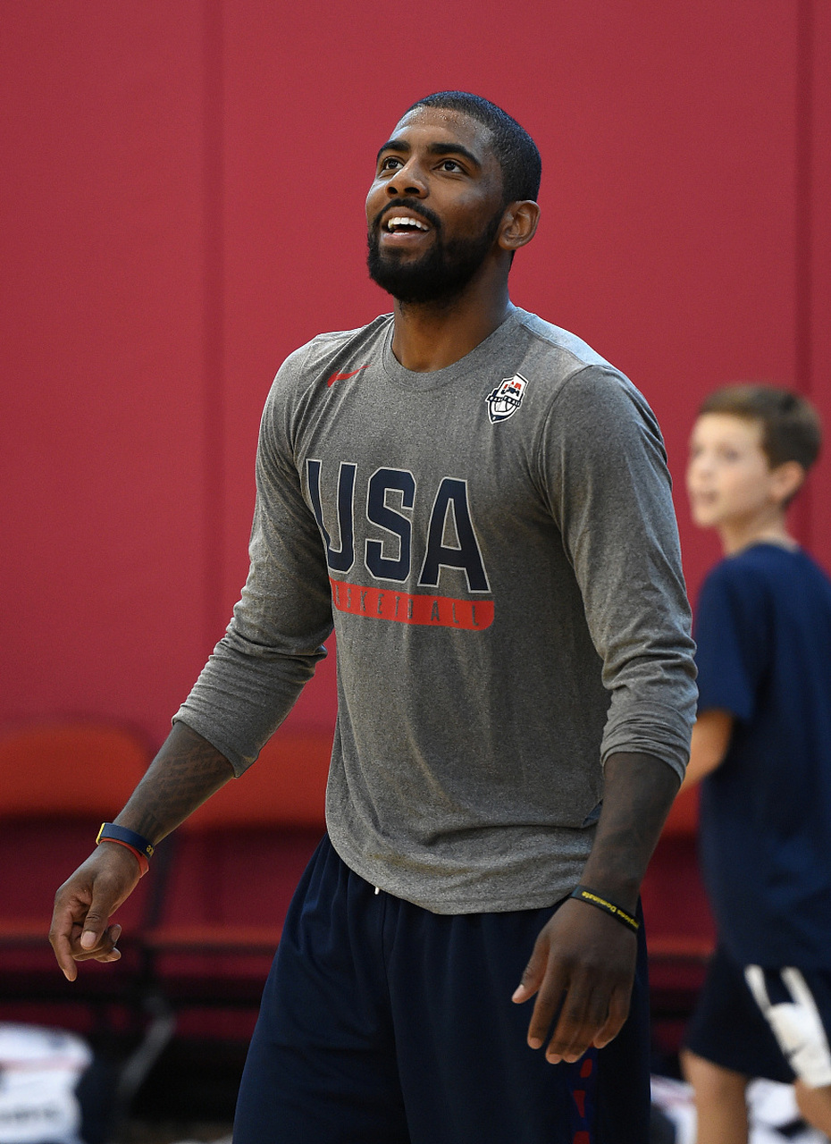 中场奠定了 中场奠定了