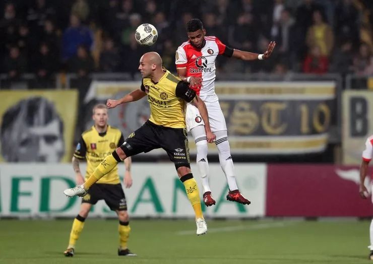 在菜谱上 在菜谱上